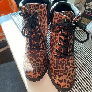 Selling for 50$ worn once for only 4 hours !